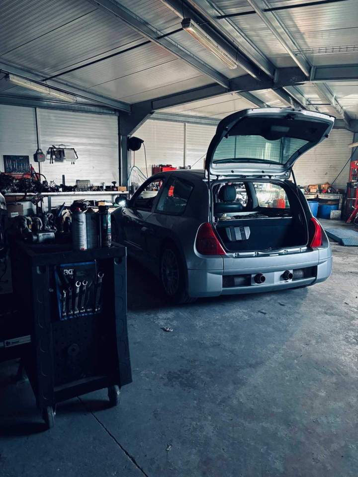 Renault Clio V6 modifiée Villematier