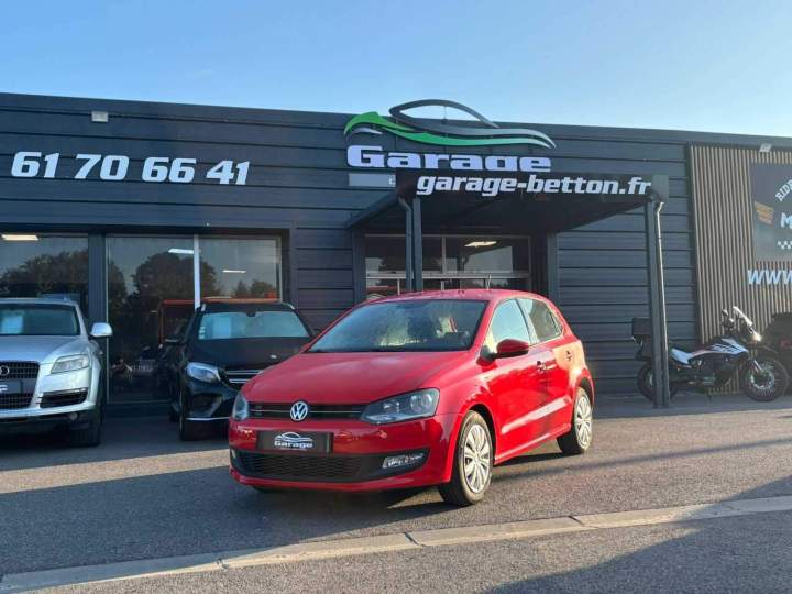 Volkswagen Polo rouge Villematier