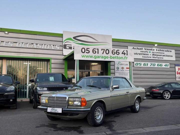 Mercedes-Benz W123 Coupé Villematier